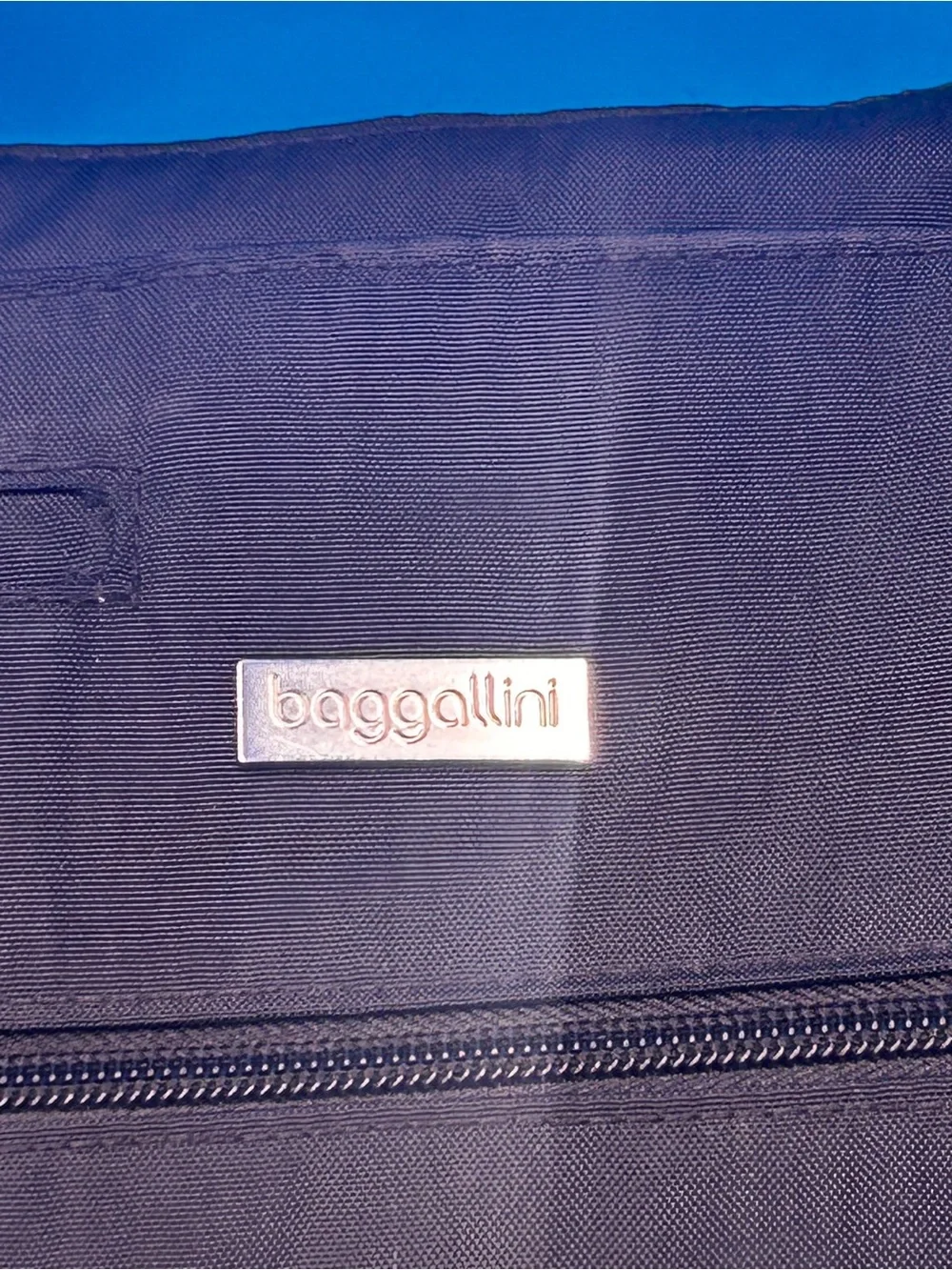 Baggallini Navy Crossbody Bucket Bagg, a lightweight